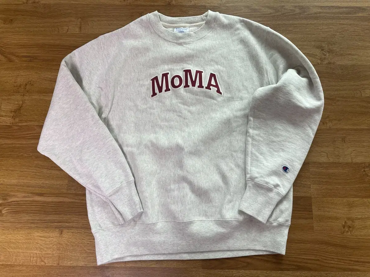 (L) Champion X MoMA MoMA Bloo Tac Reverse Weave Man-to-Man Sweatshirt