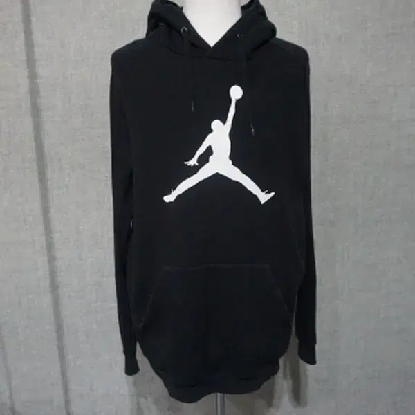 M9576 - Jordan Men's Size 95 Black Brushed Hoodie