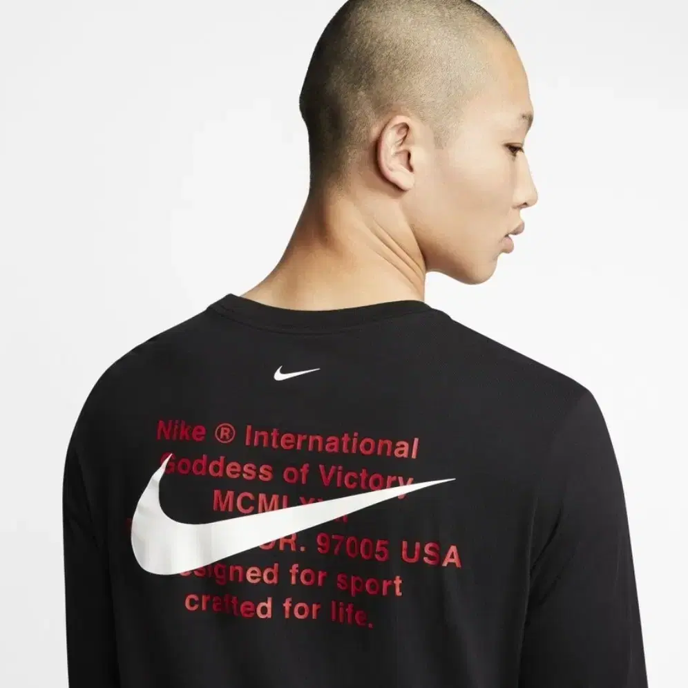 나이키(Nike) NSW 스우시 콰이텐 더블스우시 티셔츠