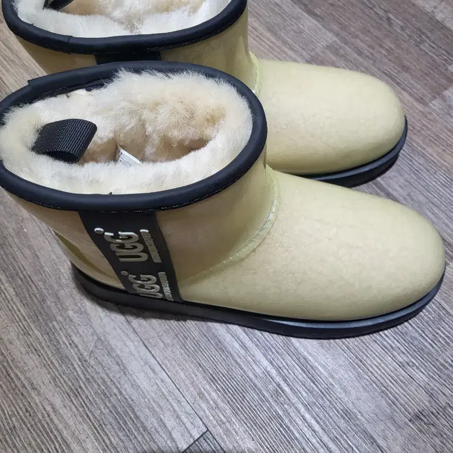 UGG 부츠