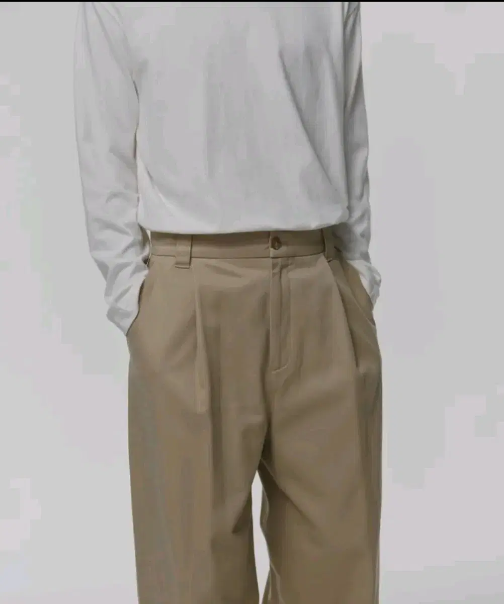 27] Curved Wide Chino Pants Beige