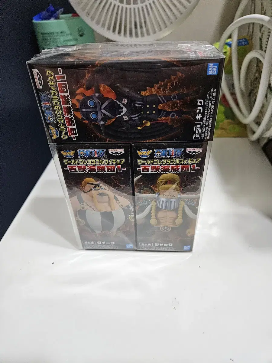 ONEPIECE Wall Call Back Pirates 1 Jack,Queen,King (Unsealed)