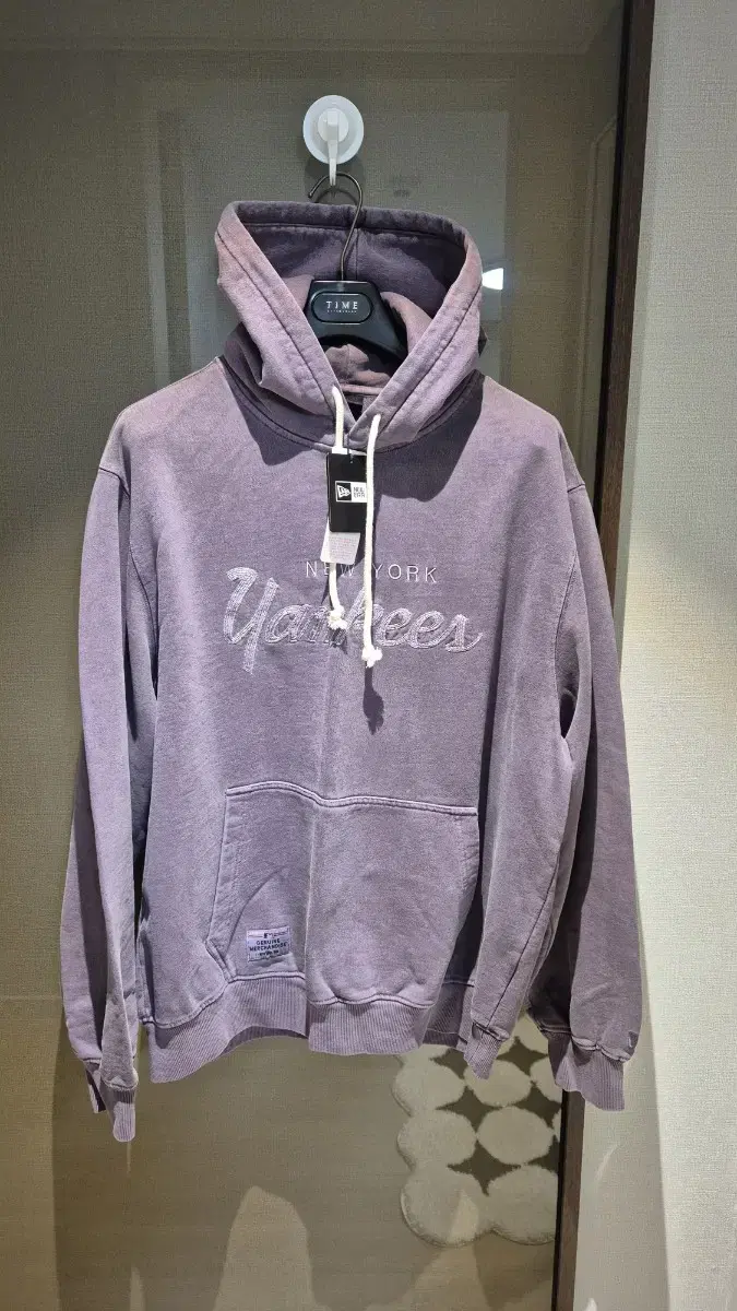 New Era New York Yankees Pigmented Dying Hoodie