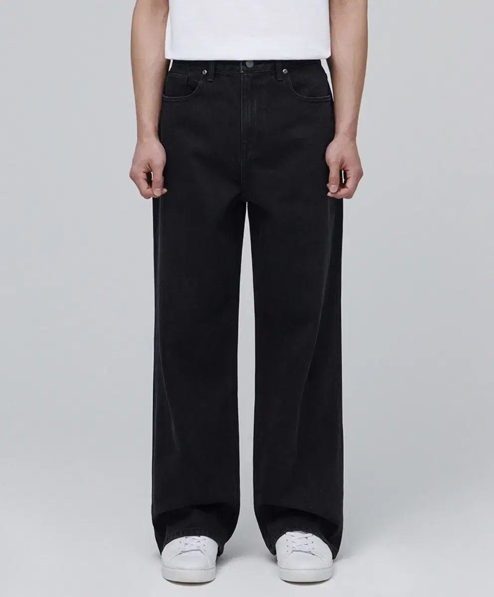 (Untanned) Wide Denim Trousers [Washed Black / 30]