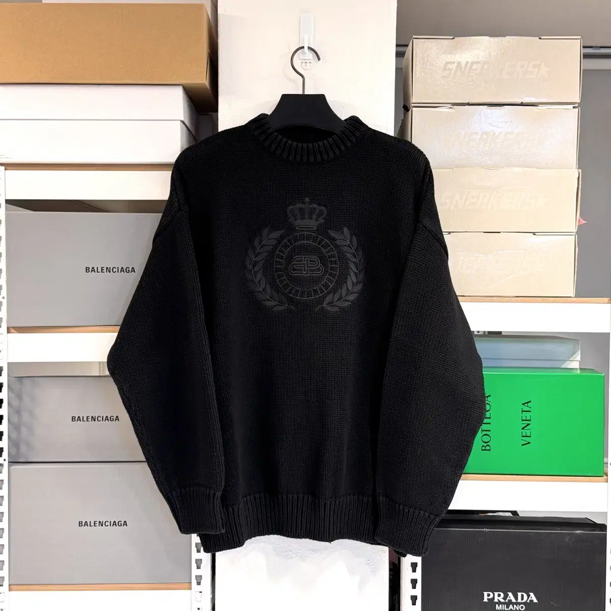 (Genuine/New) Balenciaga Unisex Black Laurel BB Logo Knit