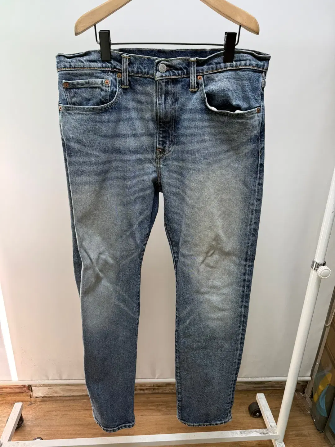 (P140) Levi's 502 Denim Pants