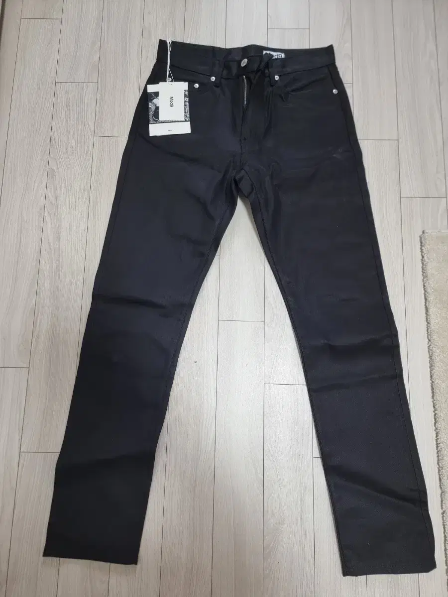 Modine Black Denim