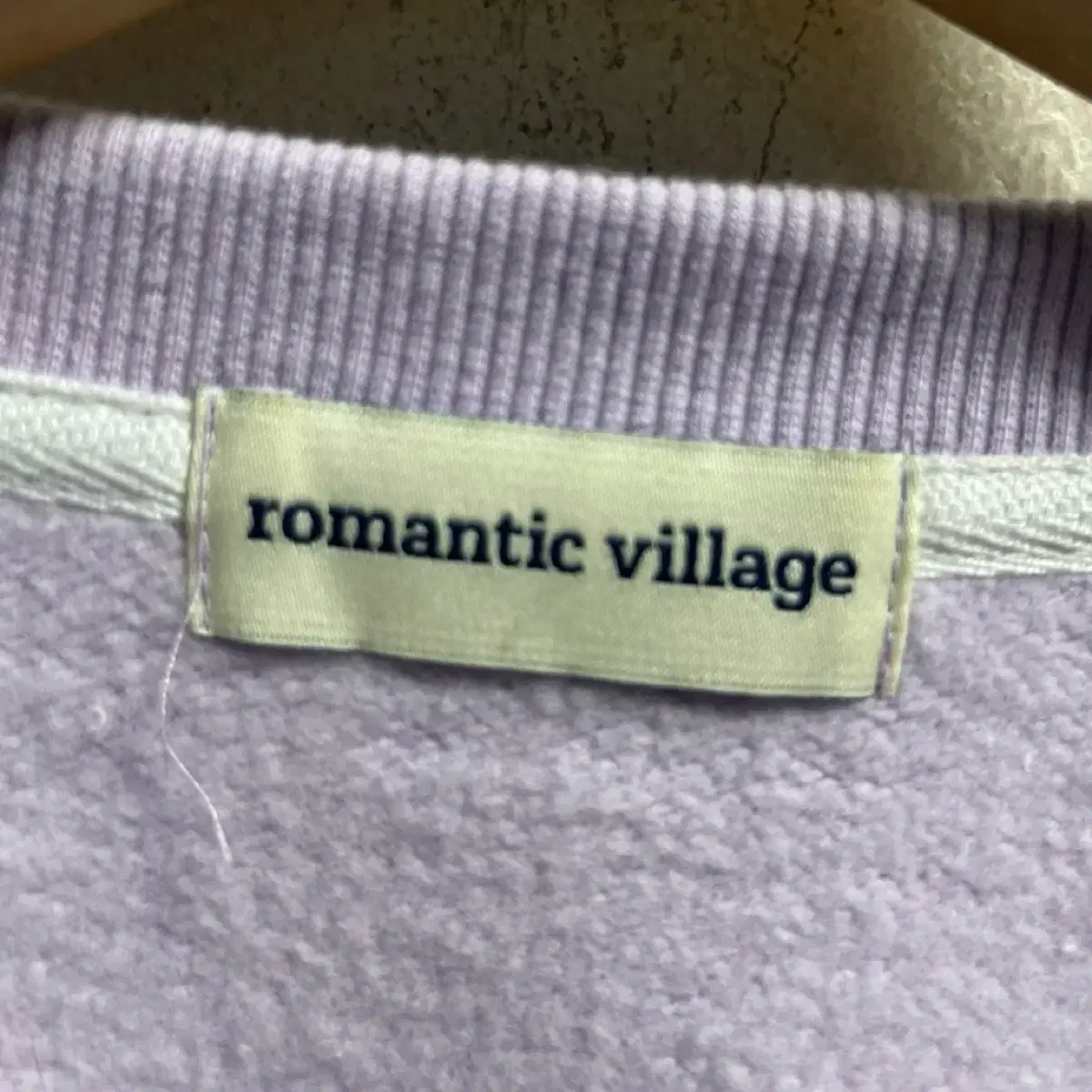 55-66 romantic village 루즈핏 기모 크롭 맨투맨 정품