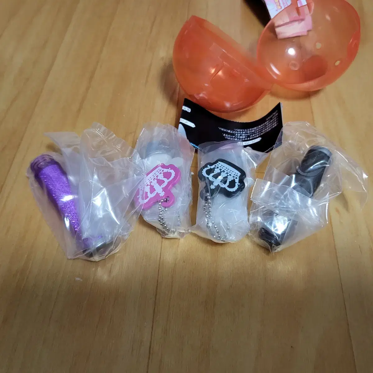 Sell penlight gacha/kimble gacha.