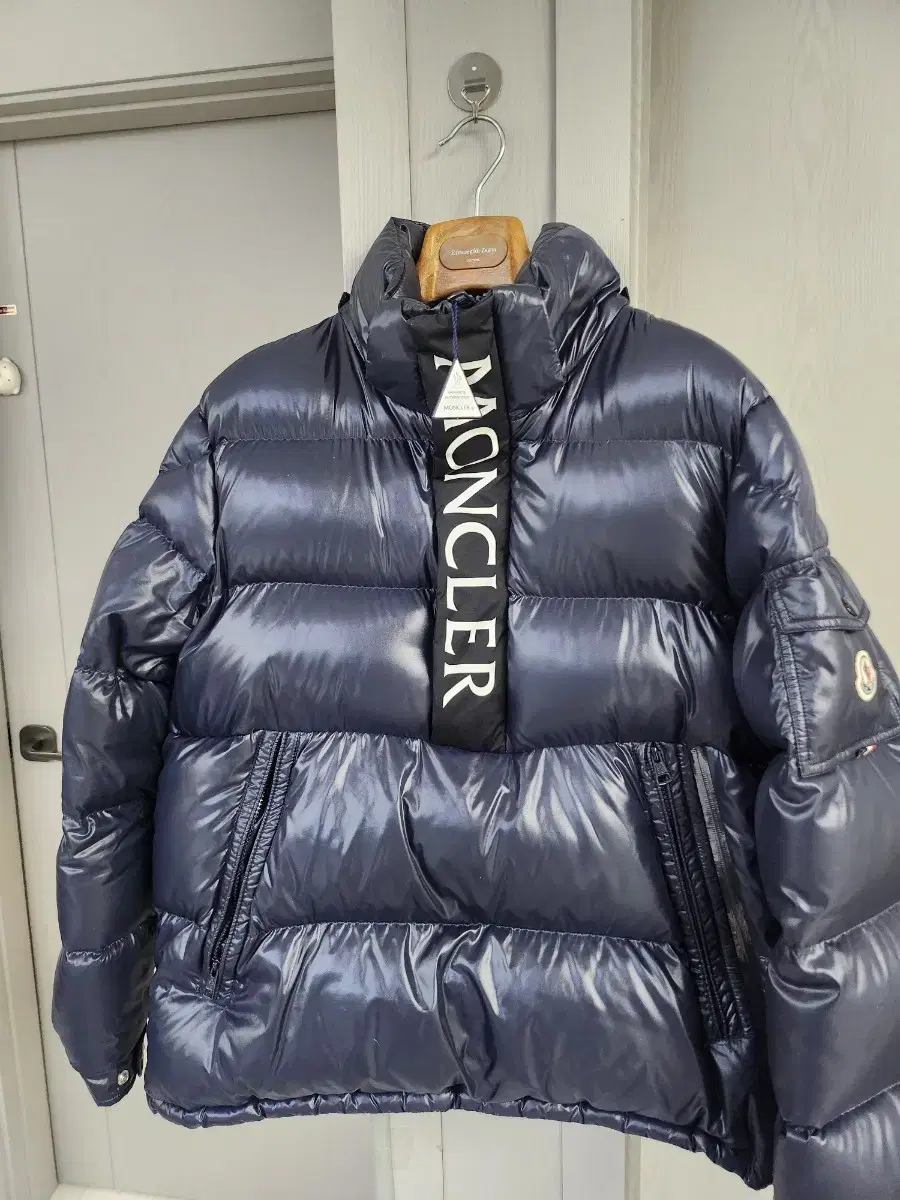 Moncler Anorak Hooded Padded (3)