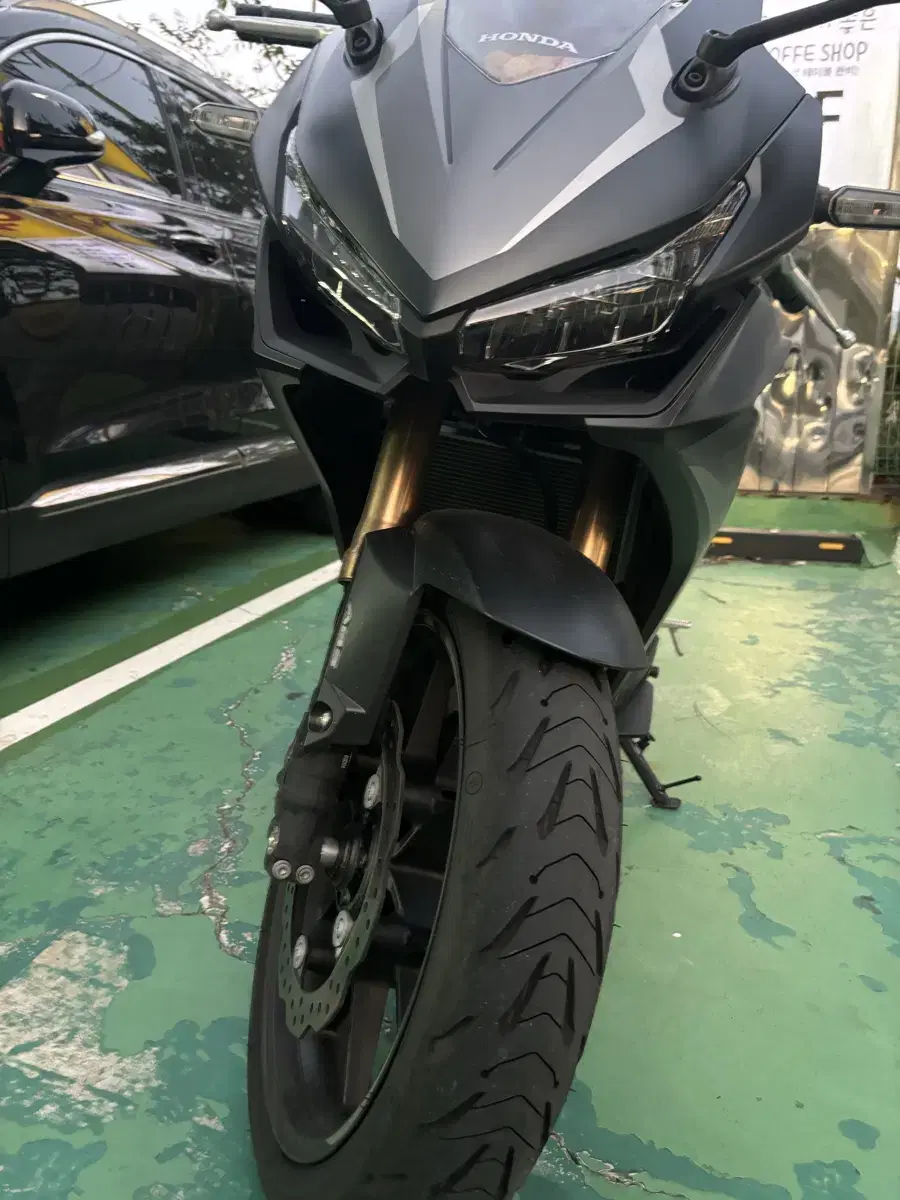 Cbr500r 신차급 판매합니다.