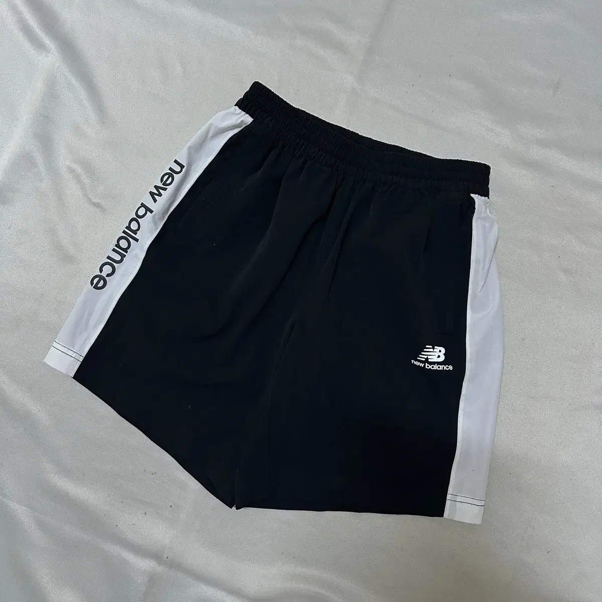 [S] New Balance Vahn Shorts Full Shop