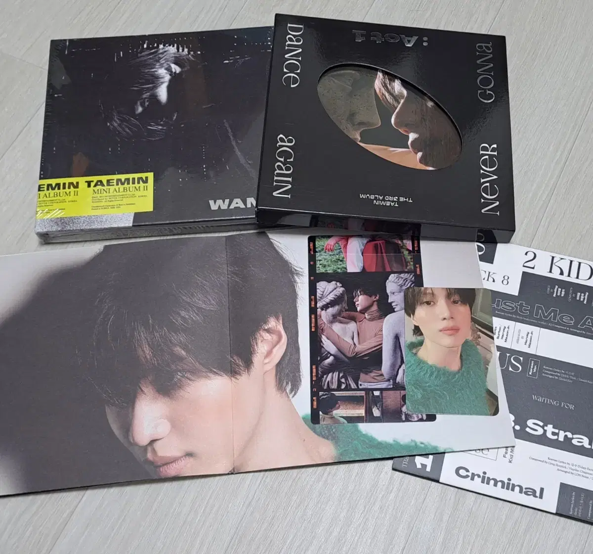 Shinee taemin sealed Wanted + Criminal Black in bulk