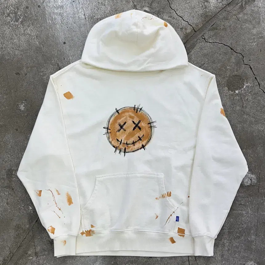 dead smile hoodie cream