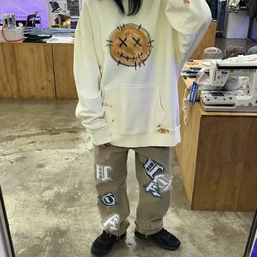 DEAD SMILE HOODIE CREAM