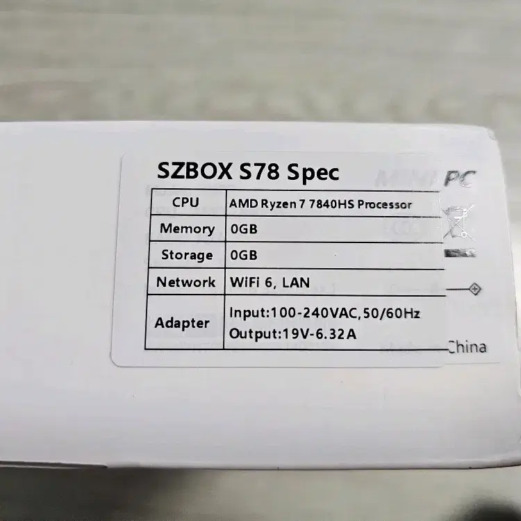 SZBOX S78 AMD 7840HS 미니PC 베어본