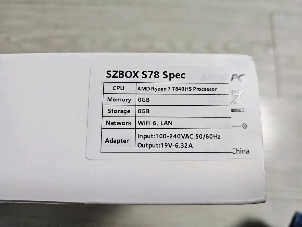 SZBOX S78 AMD 7840HS 미니PC 베어본