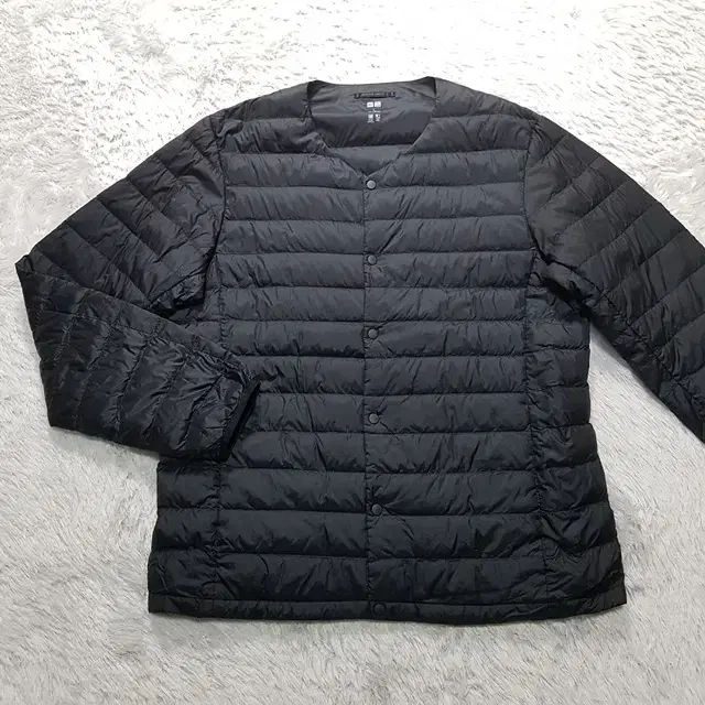 Size L) Uniqlo Lightweight Down Padding / Like New