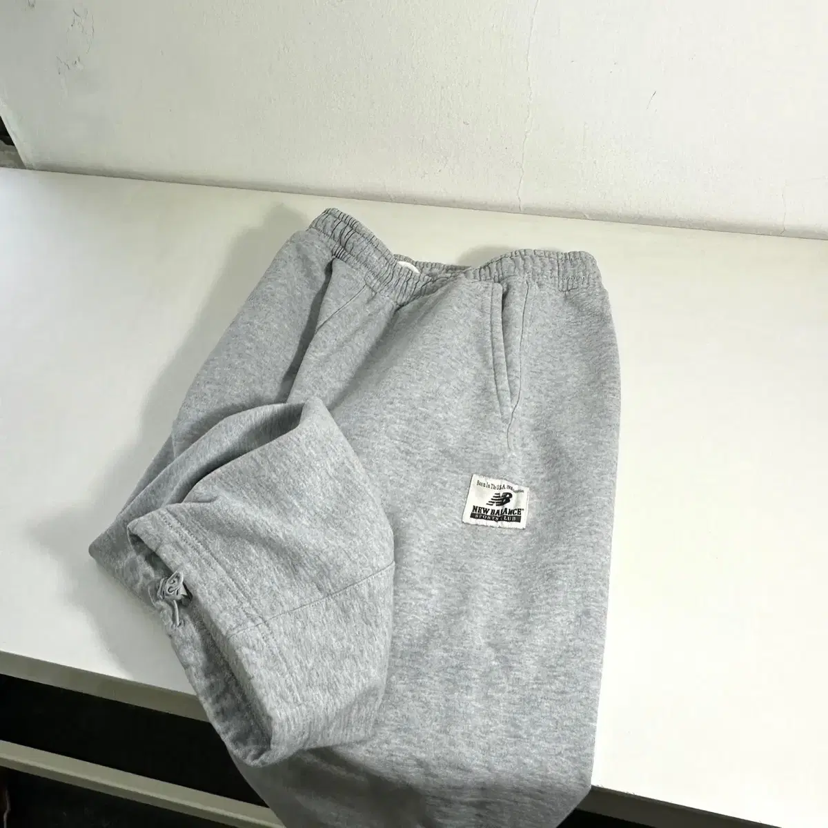 S-M New Balance Gray Regular Fit 9-Part Heavyweight Sweatpants