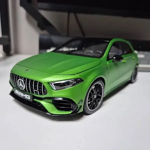 1/18 nzg 벤츠 amg a45 다이캐스트