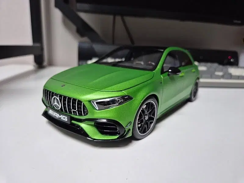 1/18 nzg 벤츠 amg a45 다이캐스트