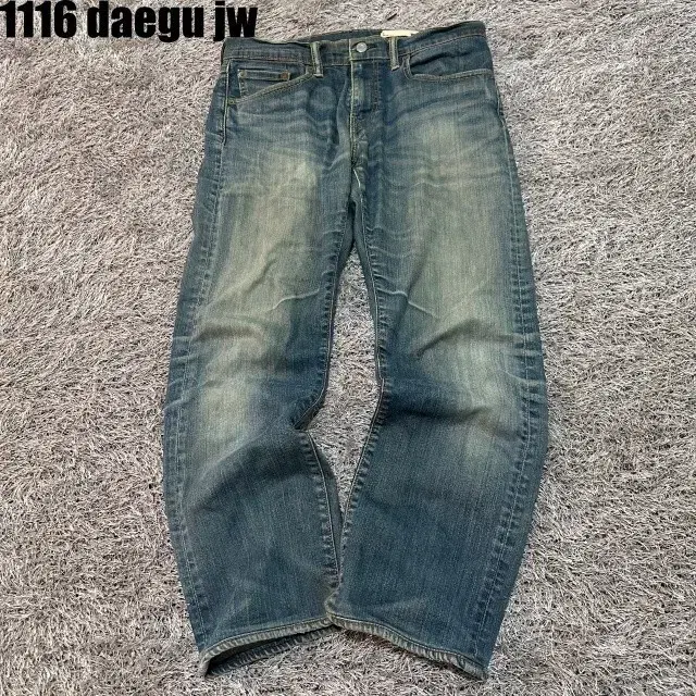 32/34-504 Levi's Jeans