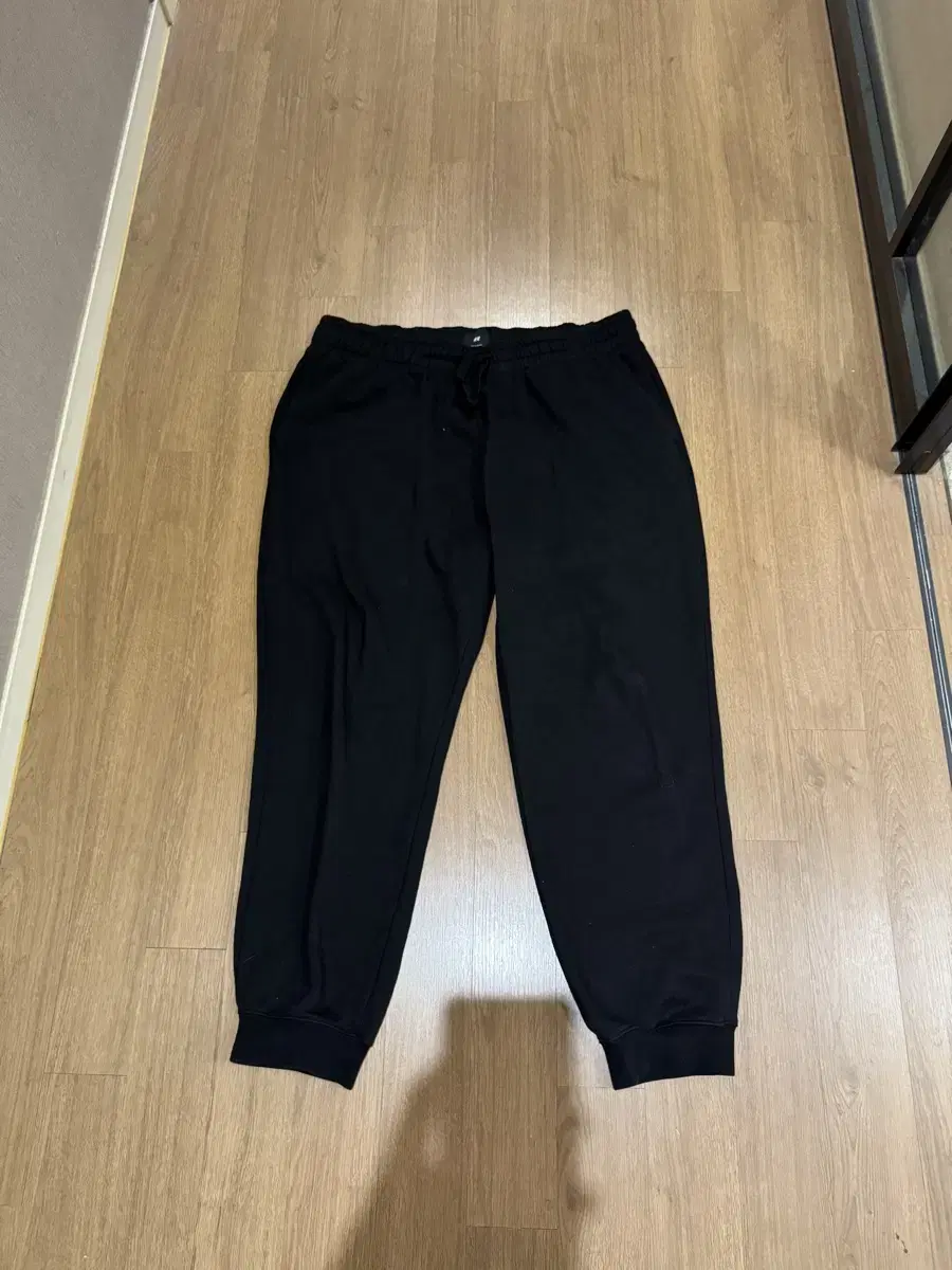 H&M Chuu Leaning Pants