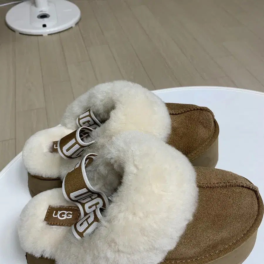 UGG 여성 어그 슬리퍼 펀케트