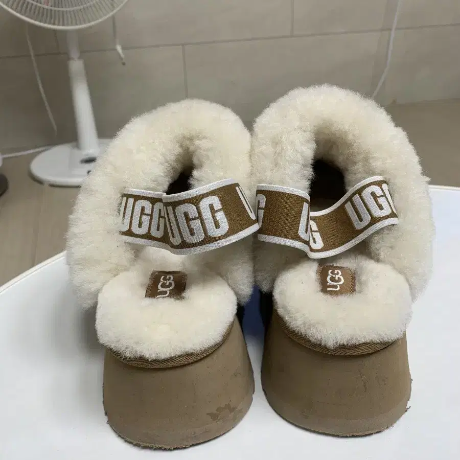 UGG 여성 어그 슬리퍼 펀케트