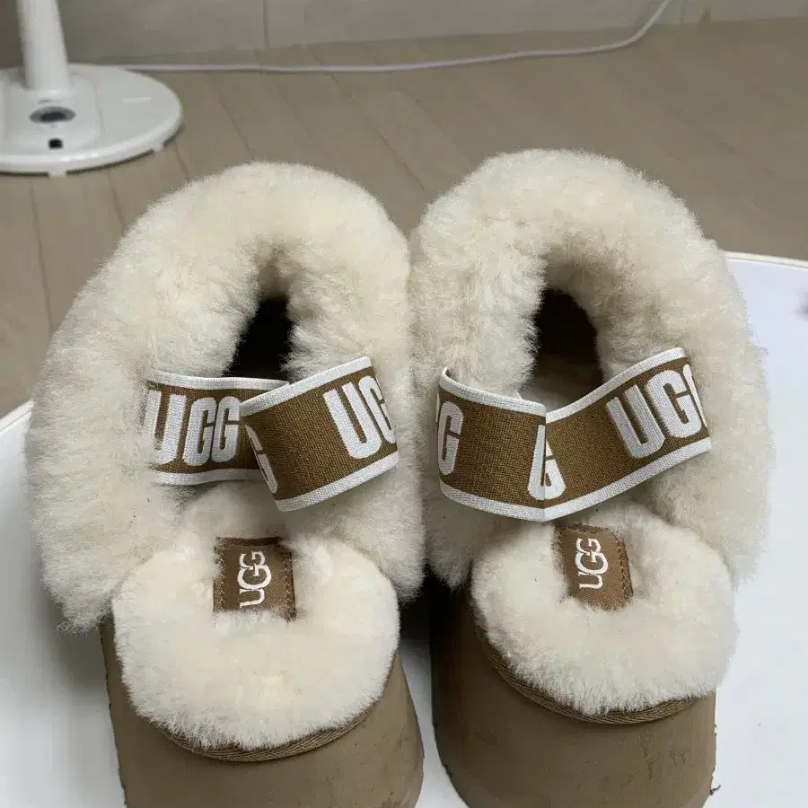 UGG 여성 어그 슬리퍼 펀케트