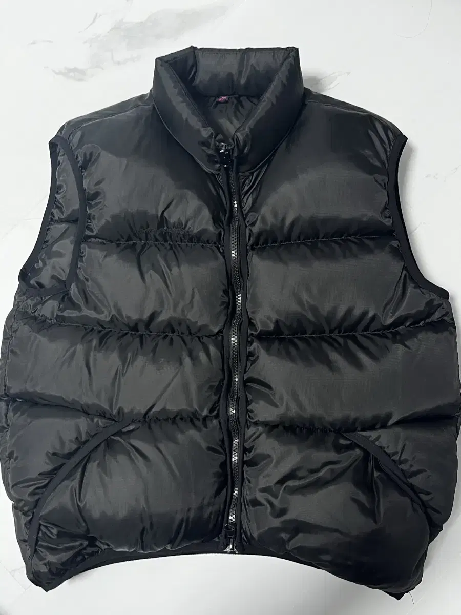 eonts duck down padding vest 에옹쓰 패딩조끼