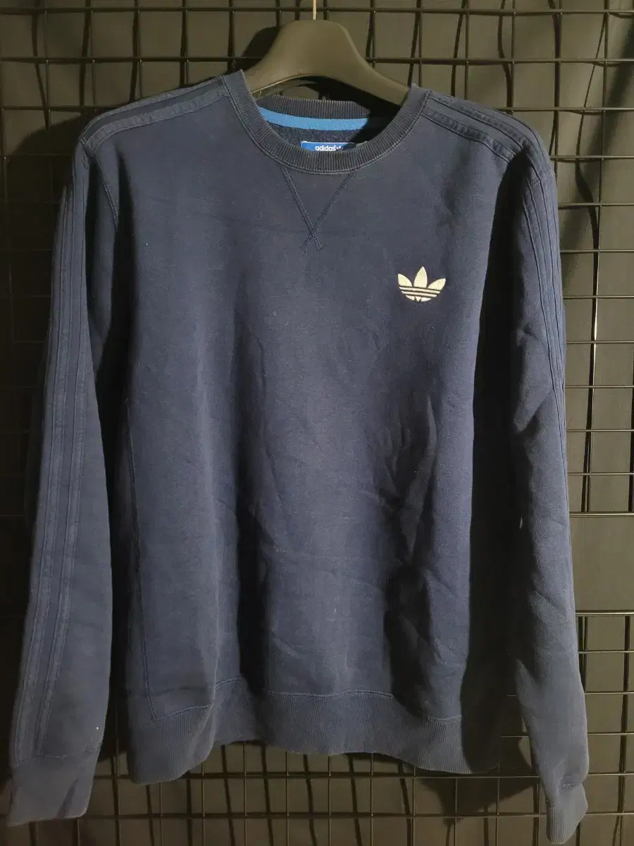 Adidas Original Man to Man Navy