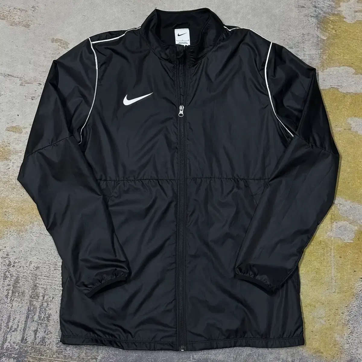 Nike Swoosh Black Windbreaker 105