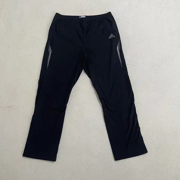 L Adidas Woven Sweatpants Bottoms B.3032