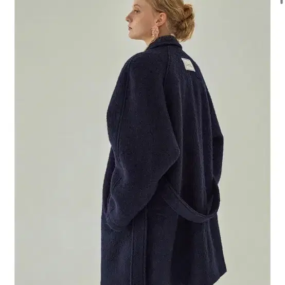 오버듀플레어 Fluffy wool coat navy