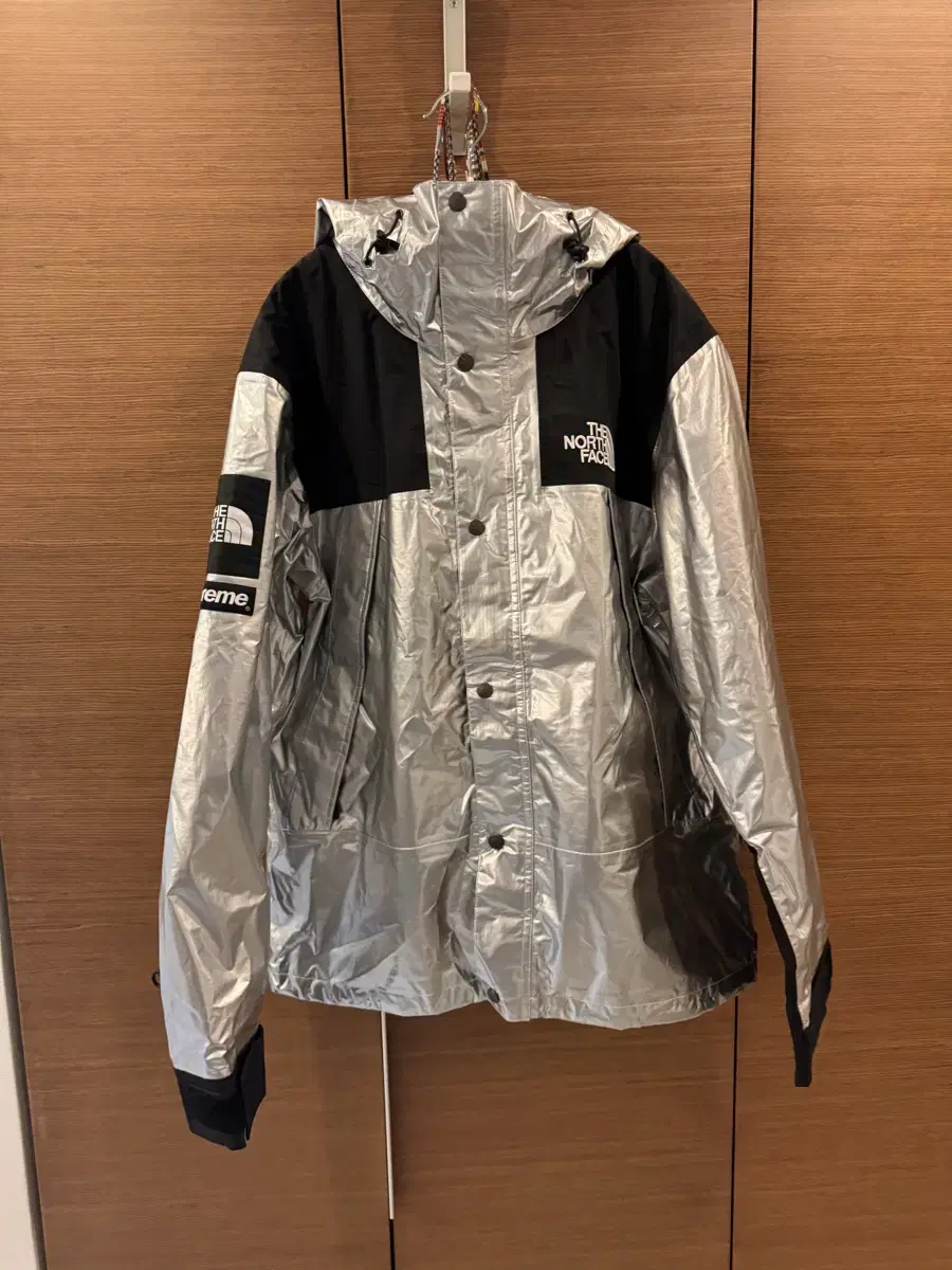 [L] Supreme Metallic Jacket