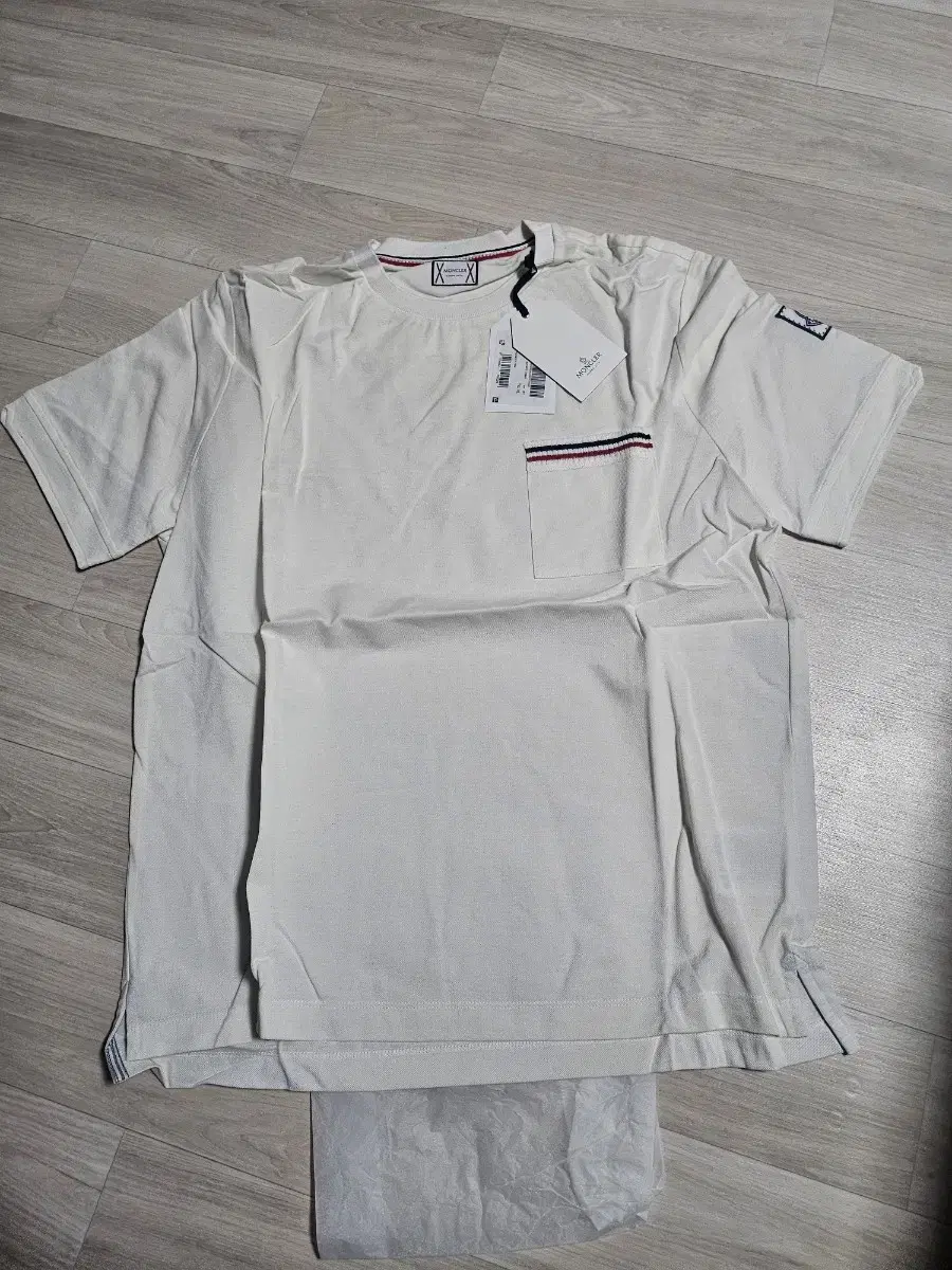 Moncler Vahn Short Sleeve XL New