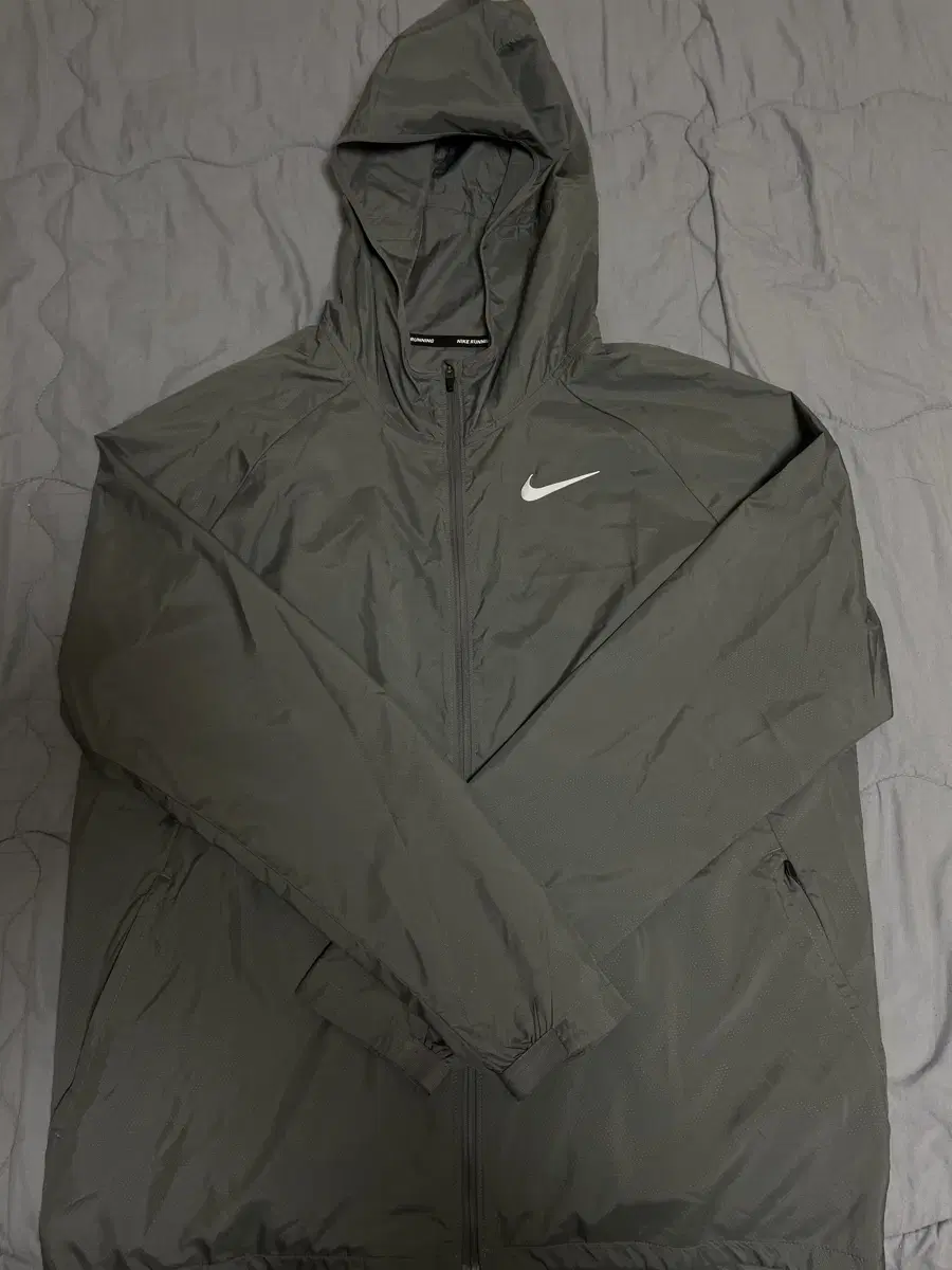 Nike Windbreaker L