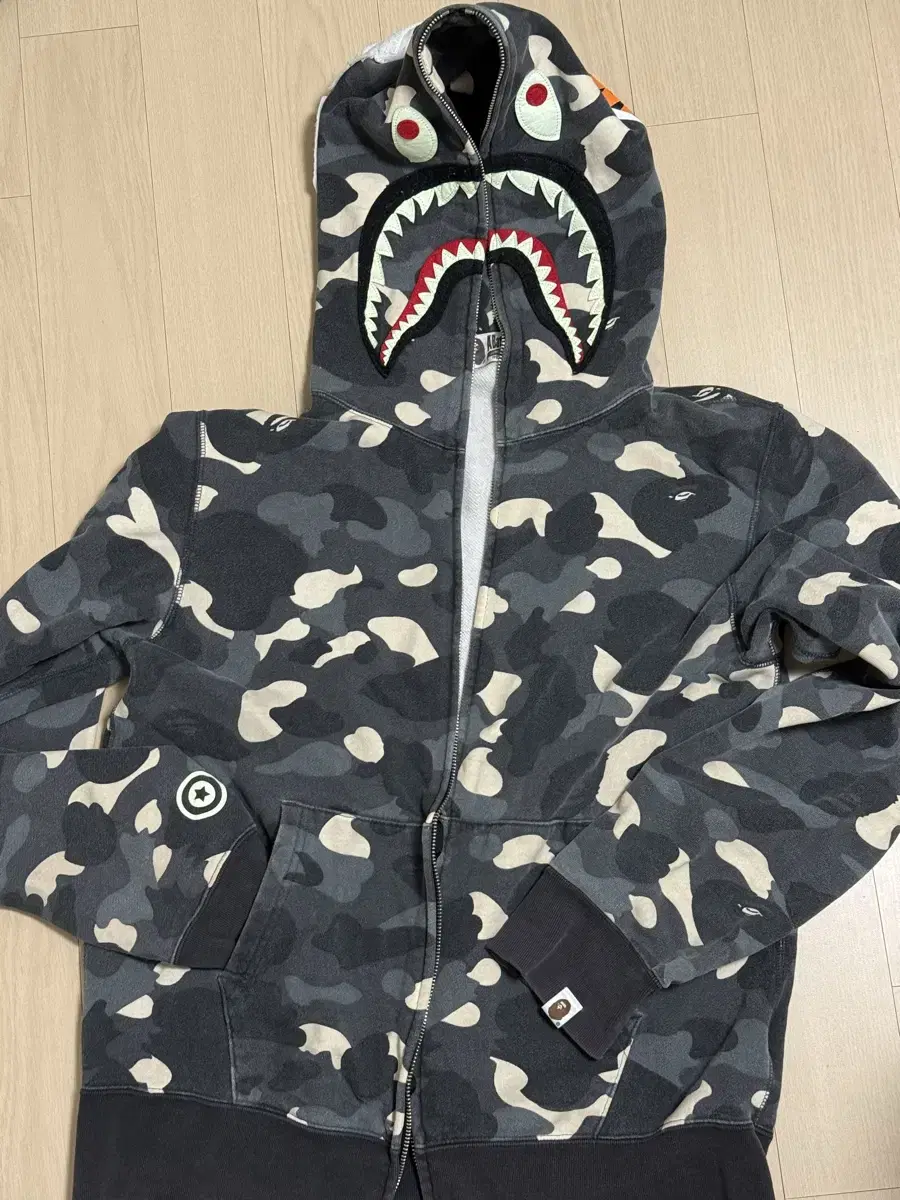 Vape Shark Camo Hoodie Zip-Up L