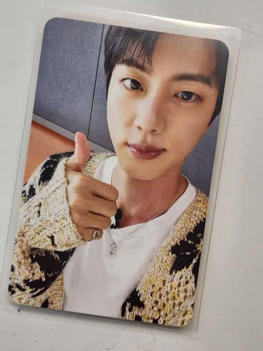 jin happy showcase reverse photocard