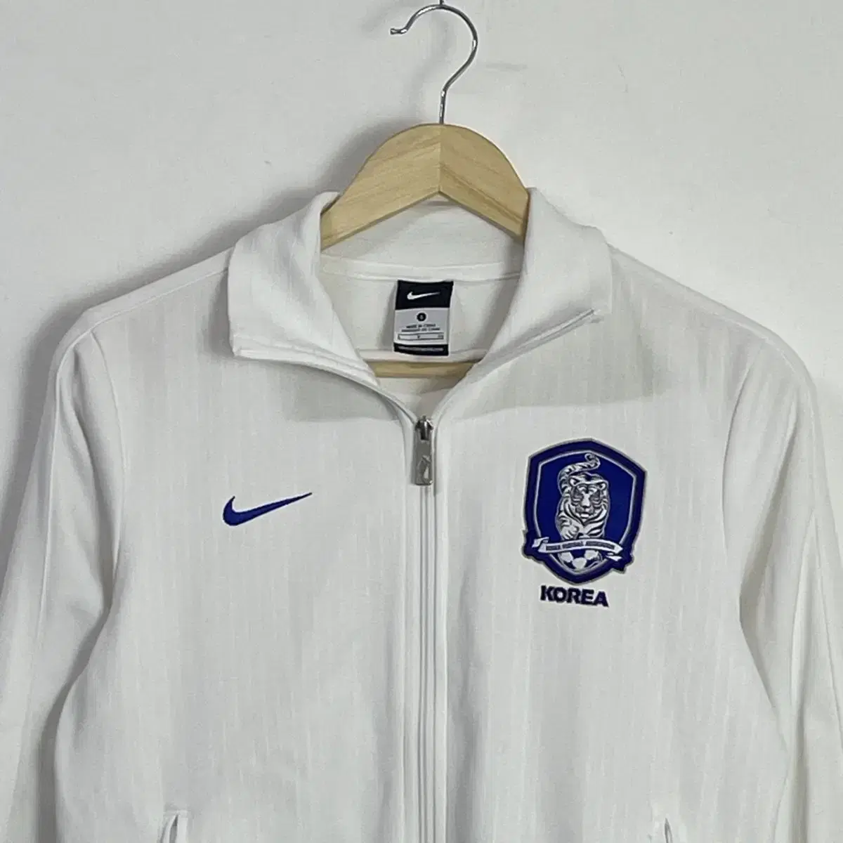 5 Product name: Nike Swoosh Korea Jersey