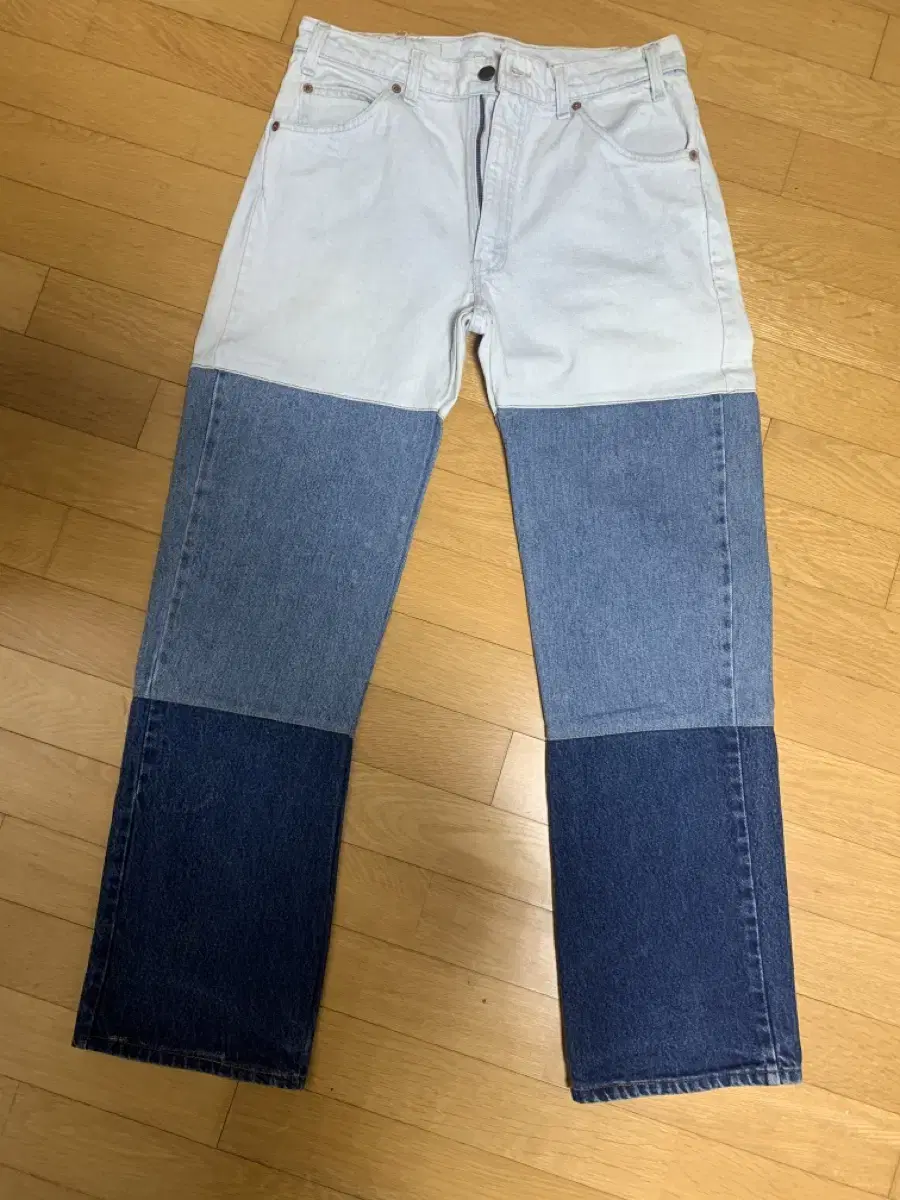 [31] Levi's Custom Pants