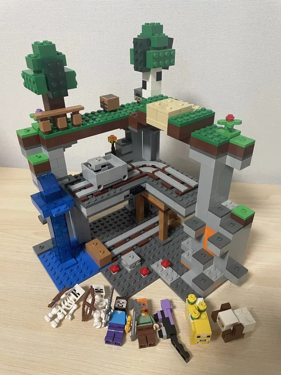 LEGO Minecraft First Adventures 21169