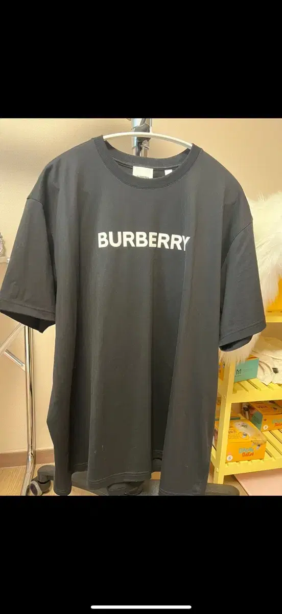 Burberry 23ss Short-sleeved T-shirt sell M (105)