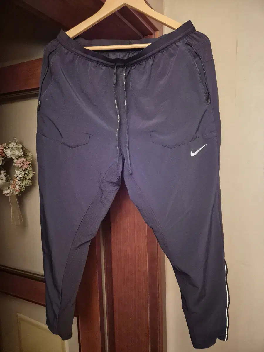 L Nike DryFit Phenom Elite Woven Running Pants