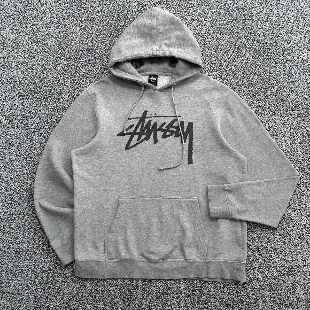 Name : Stussy cignature Big logo grey color hoodie :)