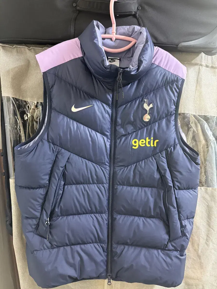 23-24 Tottenham padded Nike vest for payment