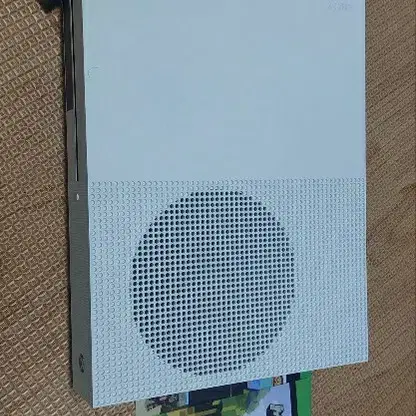 XBOX ONE S   (게임패드 제외)