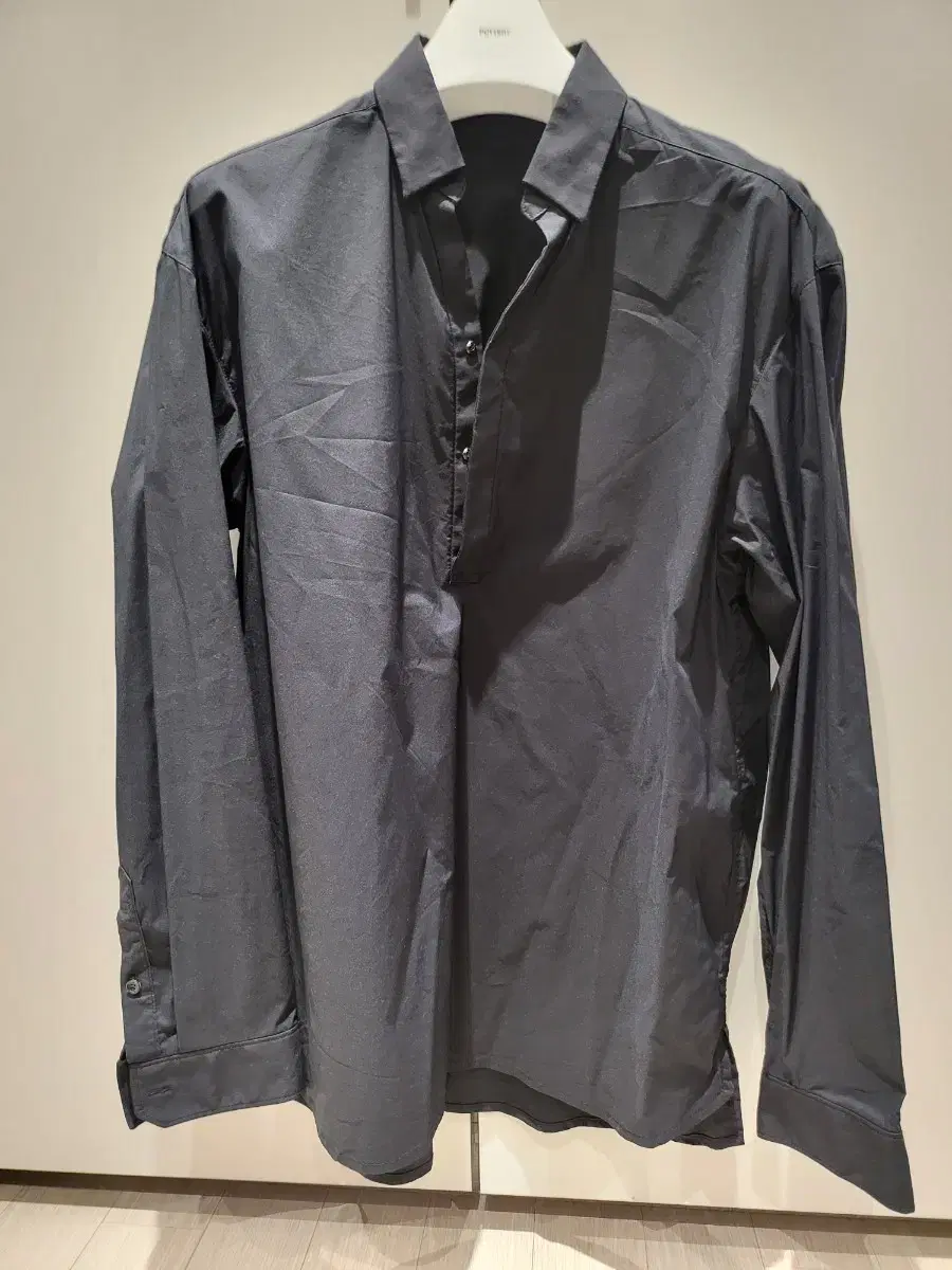 [L] Allegri Black (airflex) Open Kara Tunic Shirt