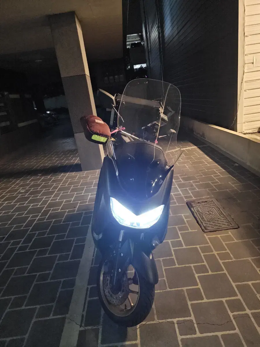 2022년식 nmax125 팝니다.